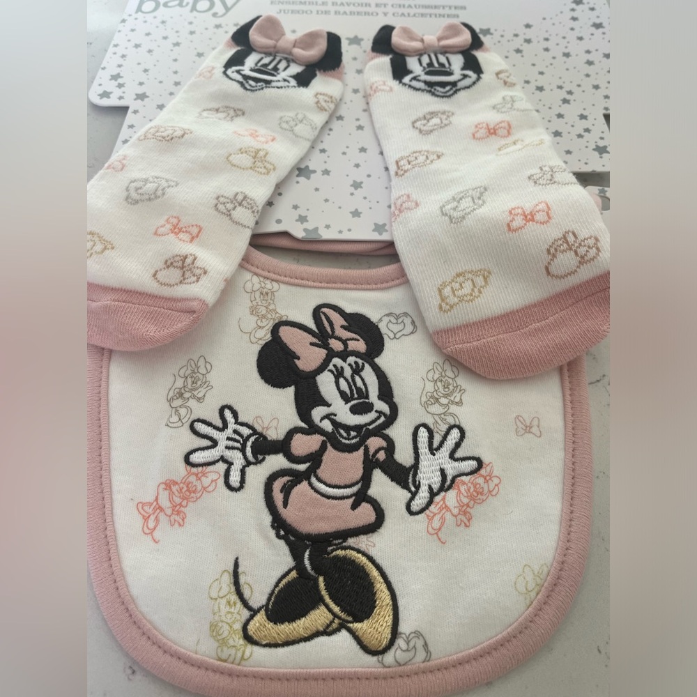 Disney bundle - Picture 4 of 4